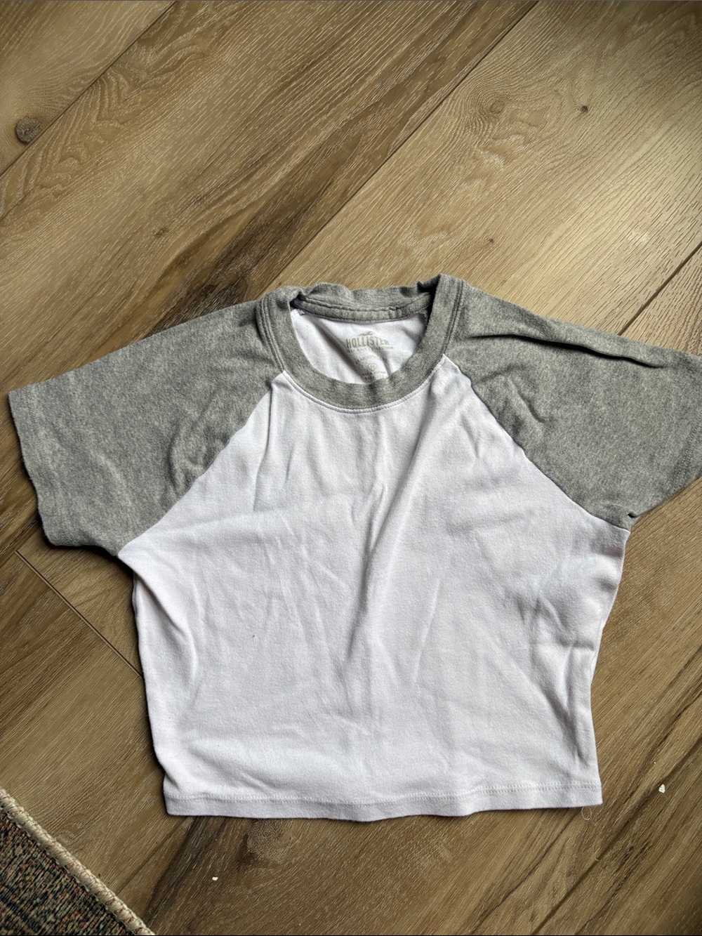 Hollister White Crop Tee with Gray Raglan Sleeves